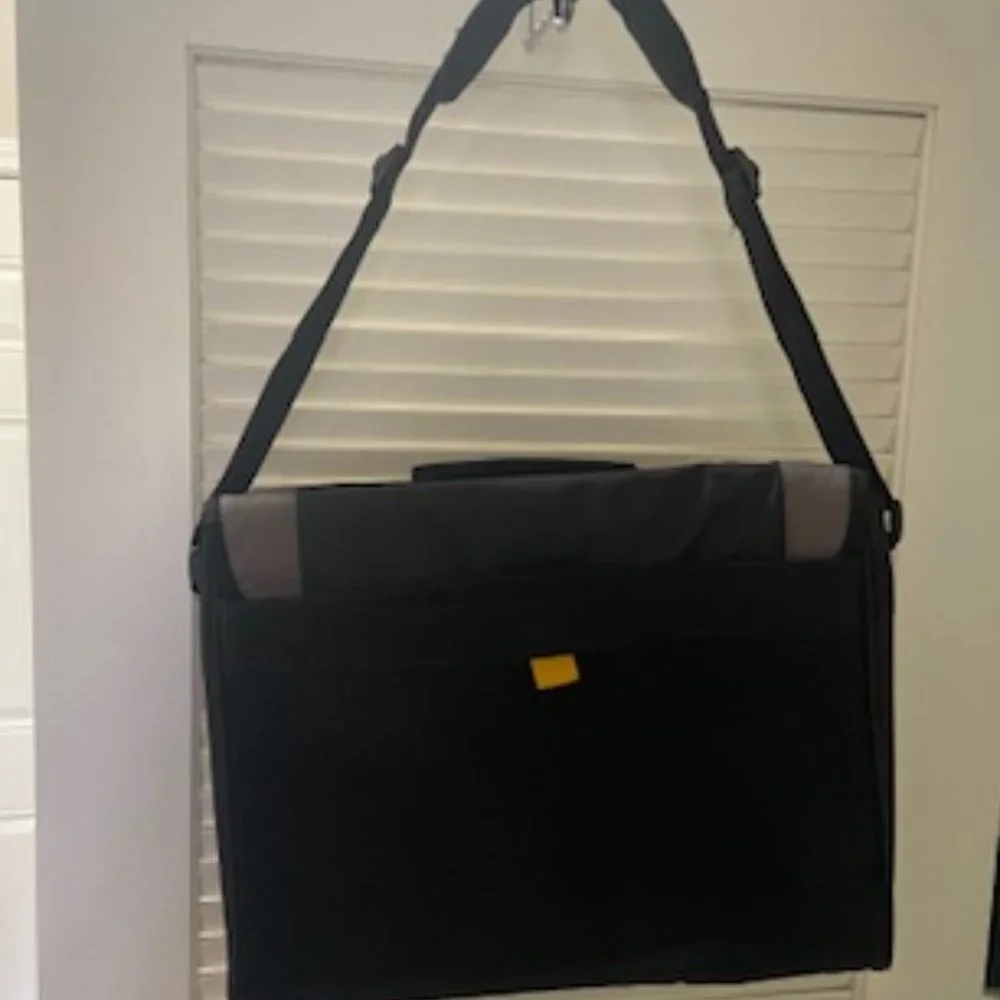 NWOT Targus UNISEX Laptop Briefcase